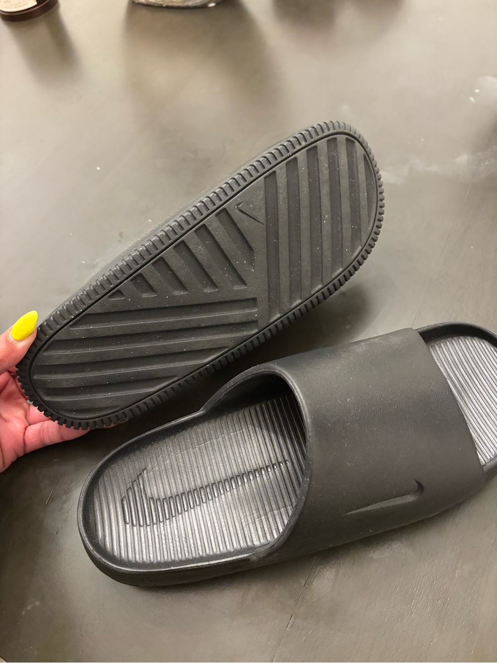 Nike Calm 2.0 Black Men’s Slide Sandals with Subtle Swoosh - Picture 3 of 7